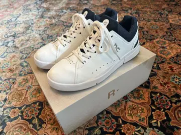 온 더 로저 어드밴티지 화이트/네이비