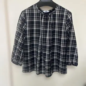 네이비 계열 체크 7부 소매 셔츠