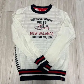 New Balance 스트라이프 크루넥 스웨터