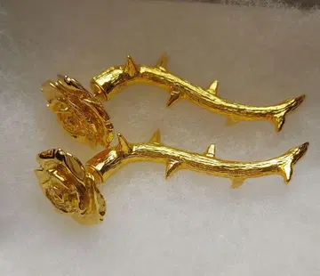 파메오 포즈 장미 골드 귀걸이