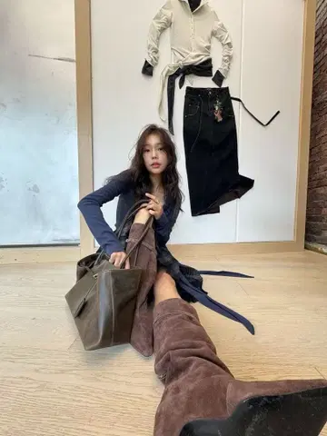 Low Classic 아이보리 하이넥 긴팔 상의 다크 그레이