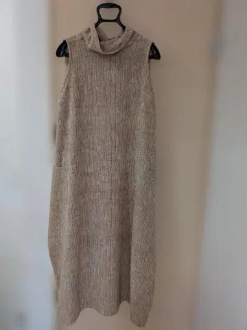 컨디션 최상 전시 종료 후 단 며칠간 판매 우사토 의류 원피스 1점 한정