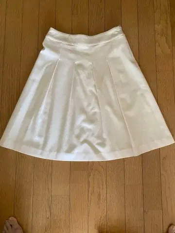 M-PREMIER 아이보리 플레어 스커트 38