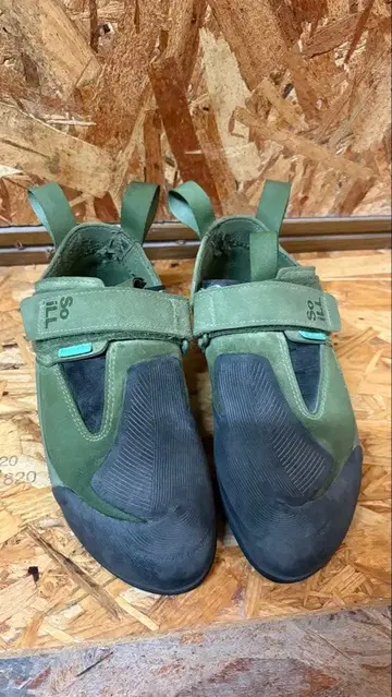 [ 벗겨짐 있음 ] SoiLL STAY US7 25cm 클라이밍 신발