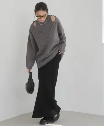 ANGIE 페이크 레이어드 V넥 니트