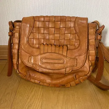 Robita 가죽 숄더백 중고 약간 사용감 있음