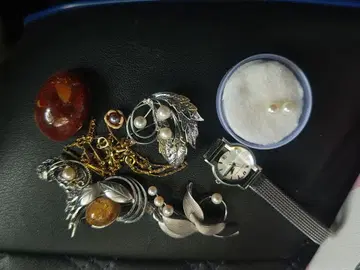 주얼리 세트와 손목시계 묶음 판매