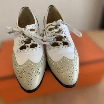 옥스퍼드 스타일 가죽 신발