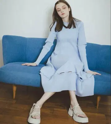 pinue 슬릿 플레어 니트 원피스 사이즈 M