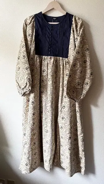 marbleSUD 꽃무늬 롱 원피스 긴팔 베이지 네이비