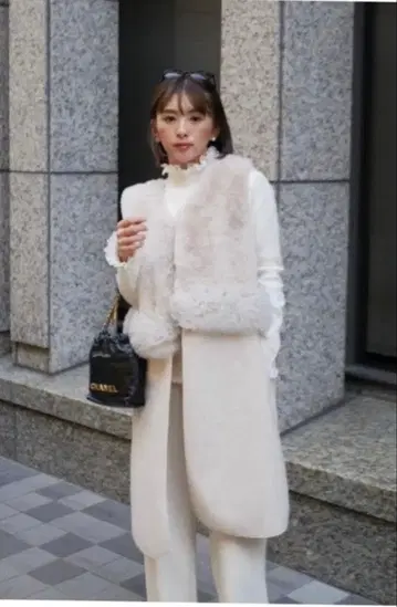 [ 택 포함 새상품 ] Bebeod 튤 퍼 베스트 베이지