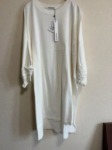 새상품 RADIATE 화이트 7부 소매 상의