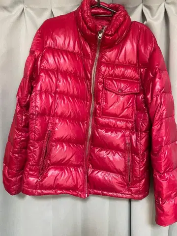 빨간색 다운 자켓 M 사이즈
