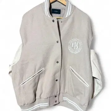 EMODA 새상품급! 베이지/화이트 바시티 자켓