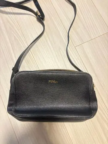 훌라 Furla 숄더백 블랙