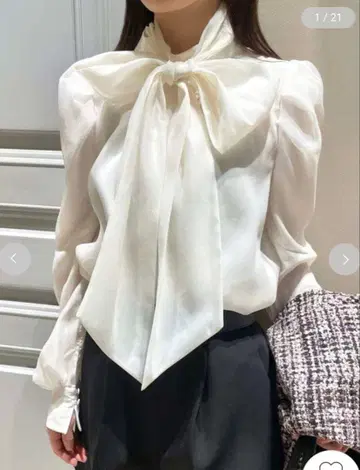 LILY BROWN 보타이 블라우스 / 아이보리 / 새상품급