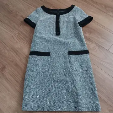 퀸즈 코트 트위드 반팔 무릎 기장 원피스