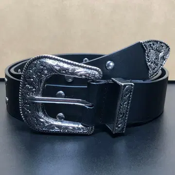 벨트 웨스턴 블랙 흑색 스터드 장식 전체 길이 104cm 폭 3.7cm