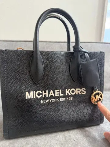 [ MICHAEL KORS ] 블랙 핸드백