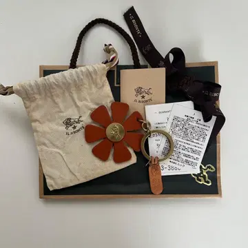 [ 가격 인하 중 ] 새상품 IL BISONTE 플라워 키링