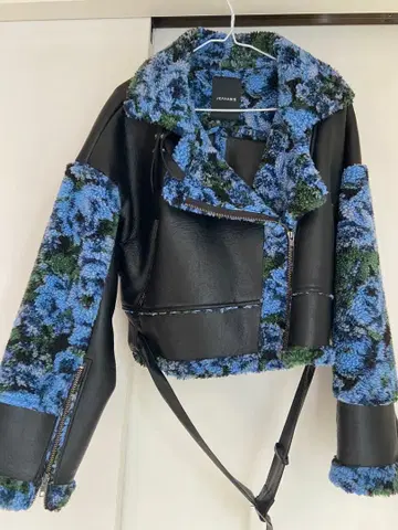 꽃무늬 가죽 숏 자켓