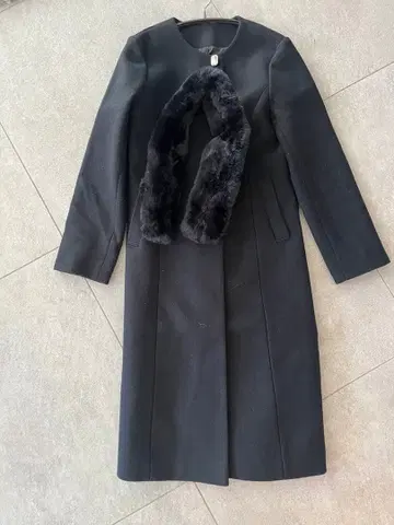 토코 클로젯 퍼 티펫 포함 페이크 울 코트 블랙