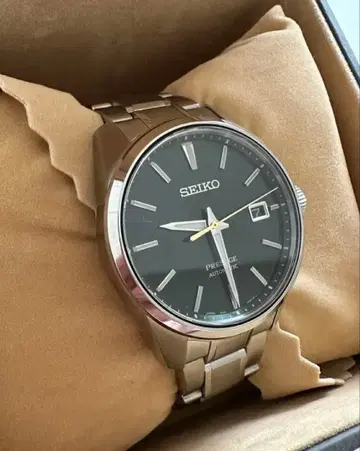 SEIKO 블랙 손목시계 (쿼츠)