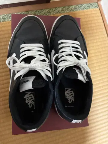 VANS 스니커즈