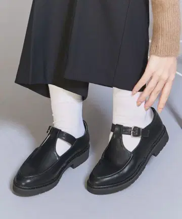 BEAUTY&YOUTH T스트랩 리사이클 가죽 로퍼