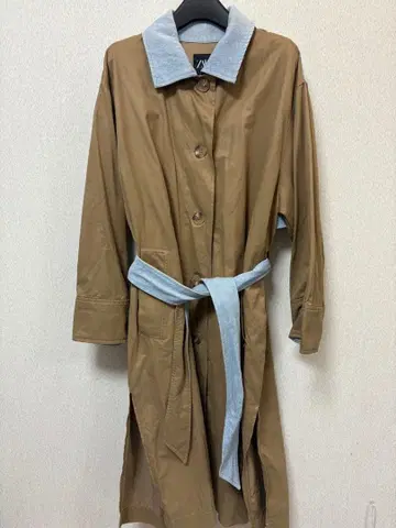 ZARA 바이컬러 코트