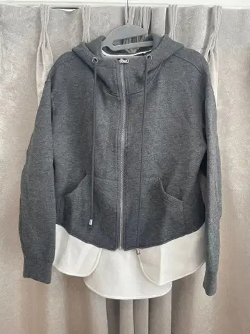 그레이 후드 부착 후드 맨투맨