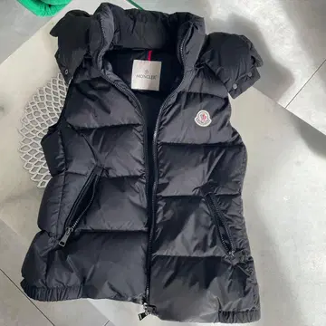 기간 한정 Sale MONCLER 블랙 다운 베스트 후드 부착