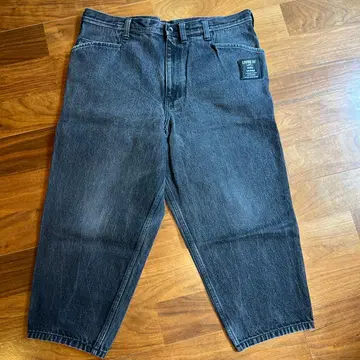 ESSAY 블랙 데님 S 사이즈 oversized 테이퍼드 데님