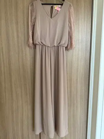 베이지 V넥 롱 드레스 레이스 소매