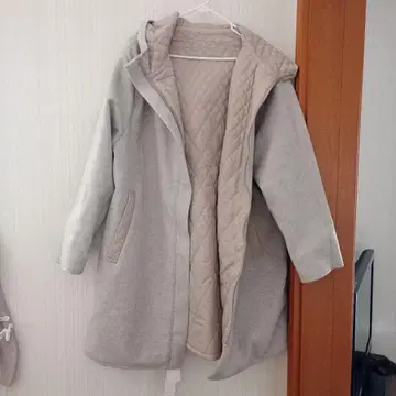 후드 부착 리버서블 코트