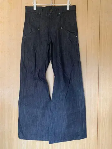 YARIK 스터디드 플레어 진