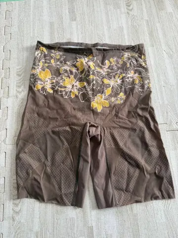 복대 힙업 팬츠입니다