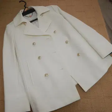 ROPE 화이트 하프 코트