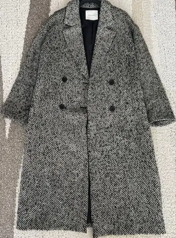 러그나무 문 헤링본 롱 코트 S