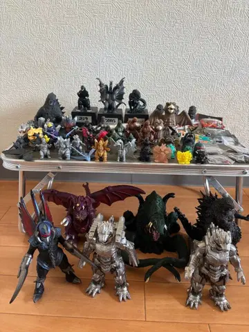 고질라 관련 피규어 세트