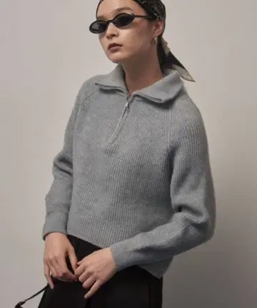 새상품 [솔레이스] 지퍼 하이넥 니트 상의 그레이 프리