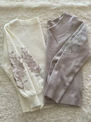 소매 꽃무늬 자수 긴팔 니트 스웨터 2점 묶음 판매 베이지 화이트 프리