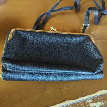 블랙 합성 피혁 가마구치 지갑