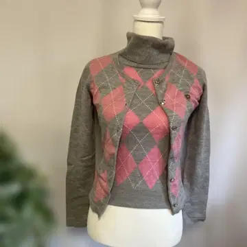 [ 새상품급 ] CLATHAS 아가일 무늬 터틀넥 스웨터 그레이/핑크