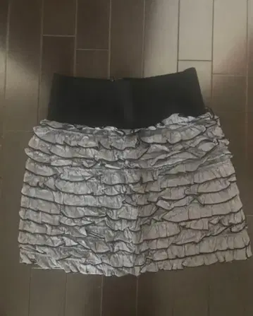 moussy 프릴 디자인 미니 스커트 사이즈 2