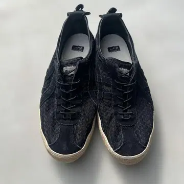 블랙 스웨이드 스니커즈