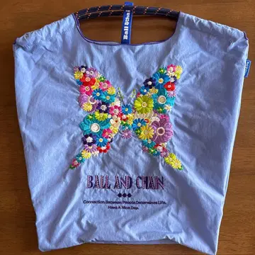 Ball and Chain 나비 자수 에코백