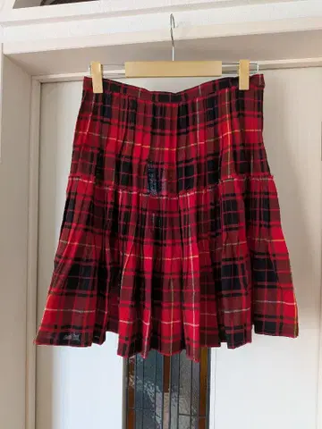 스나오 쿠와하라 플리츠 스커트