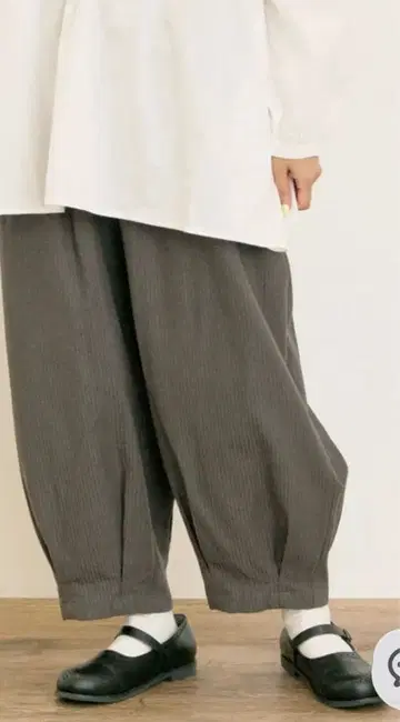 Samansa Mos2 스트라이프 트윌 밑단 턱 팬츠