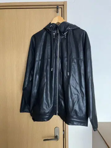 인조 가죽 디자인 후드티 집업